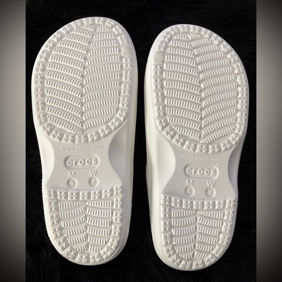 NWOT White Baya Crocs Slide Sandals, Size 7 in women - Picture 4 of 4